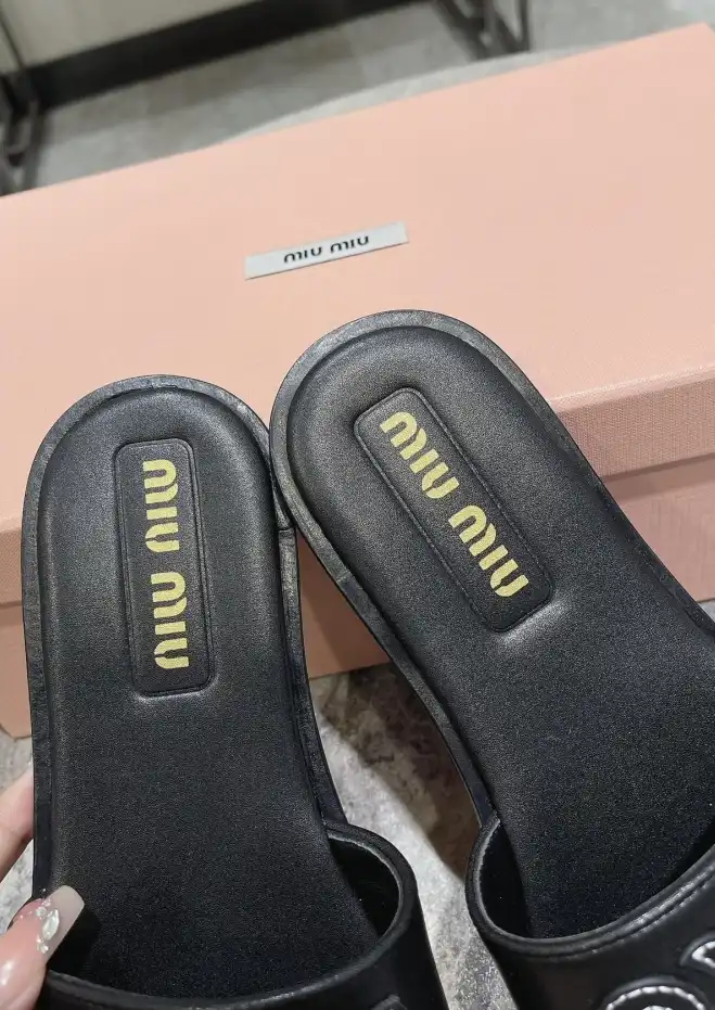 hype Miu Miu Slippers