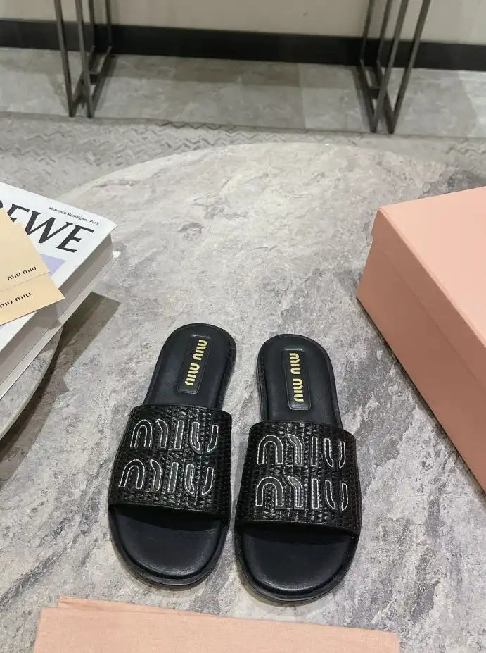 hype Miu Miu Slippers