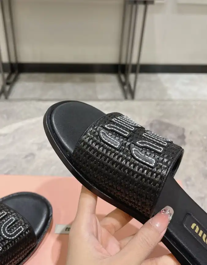 hype Miu Miu Slippers