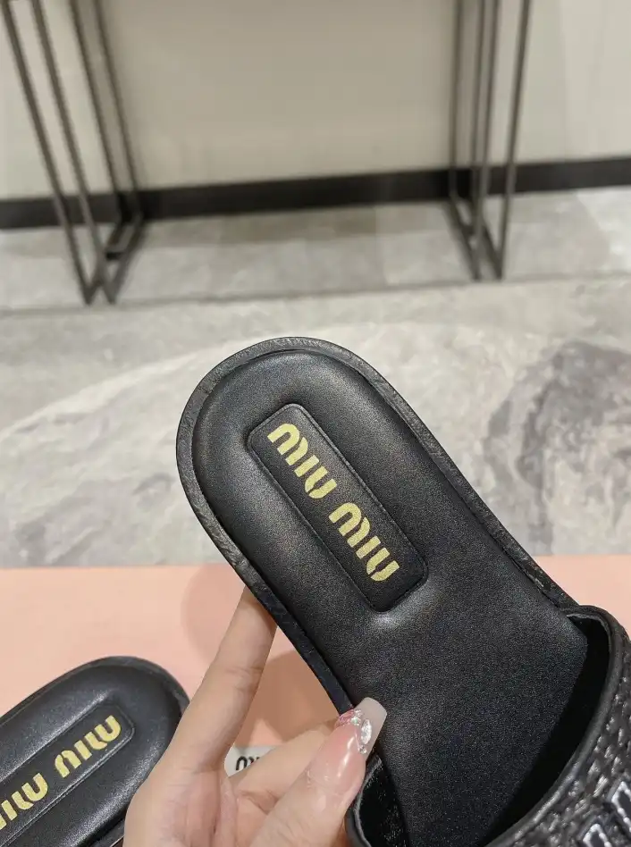 hype Miu Miu Slippers