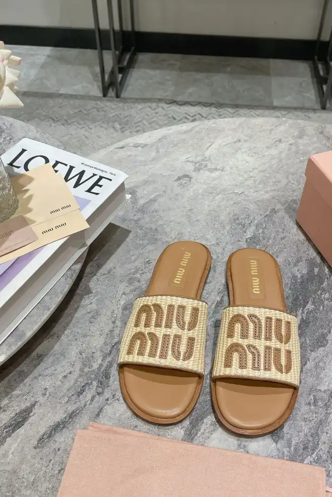 hype Miu Miu Slippers