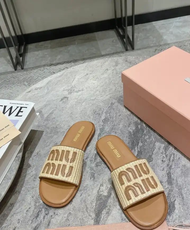 hype Miu Miu Slippers