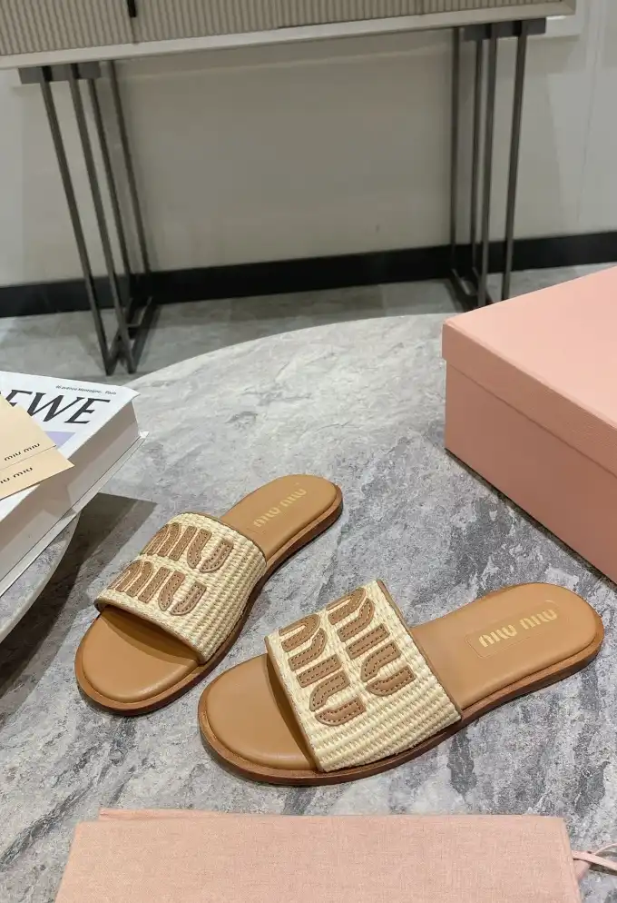 hype Miu Miu Slippers