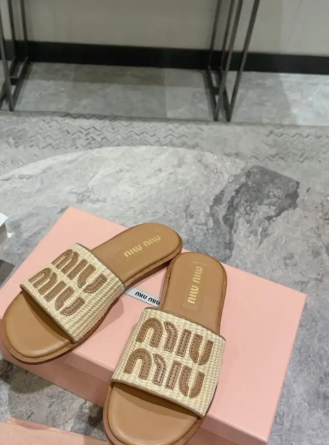 hype Miu Miu Slippers