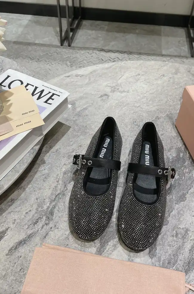 hype Miu Miu flat shoes