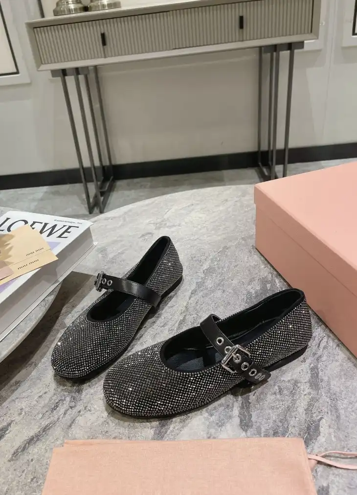 hype Miu Miu flat shoes