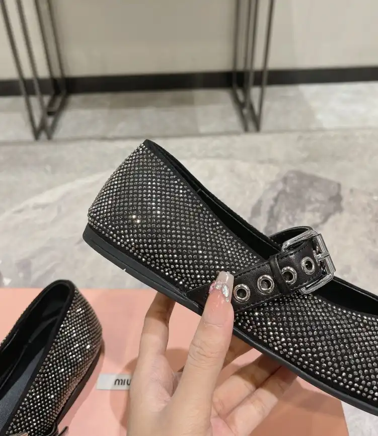 hype Miu Miu flat shoes