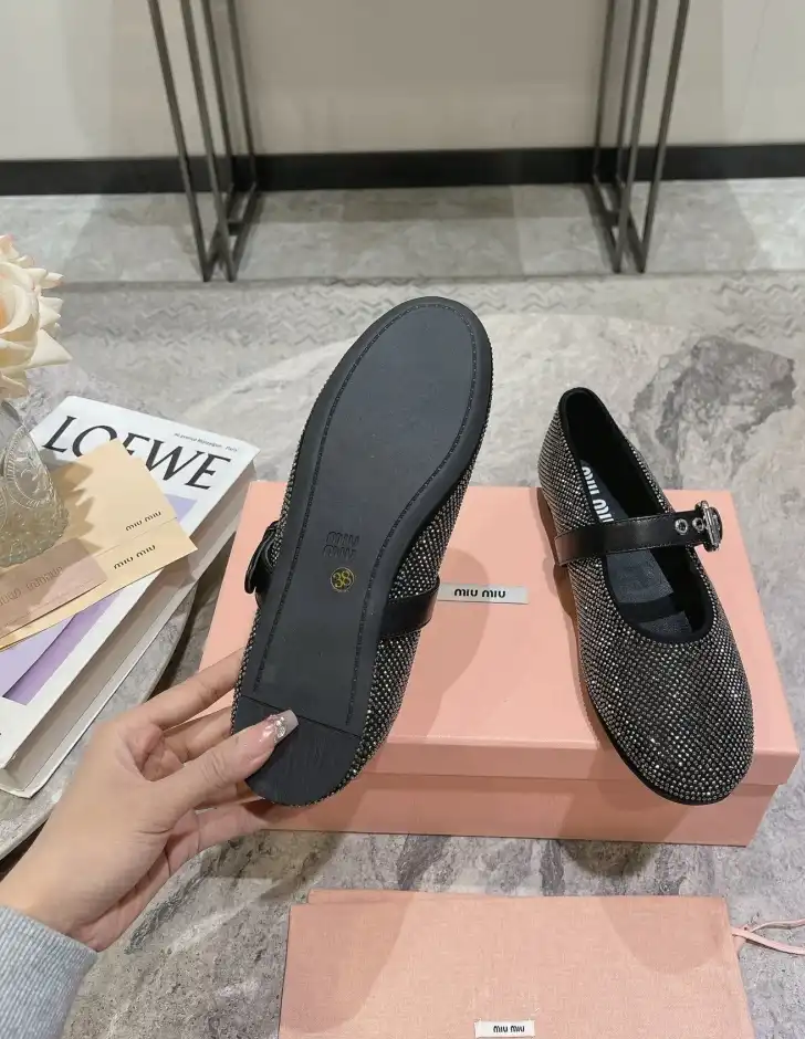 hype Miu Miu flat shoes