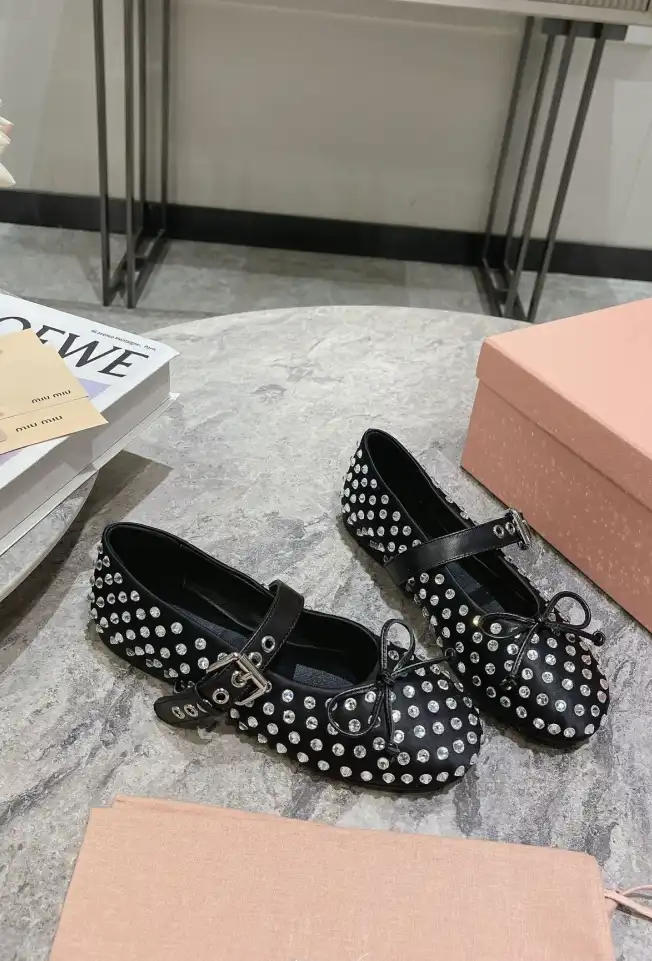 hype Miu Miu flat shoes