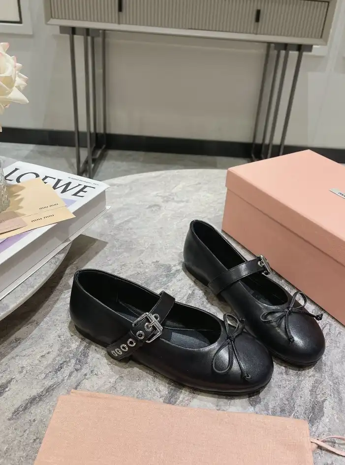 hype Miu Miu flat shoes