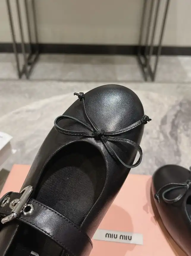 hype Miu Miu flat shoes