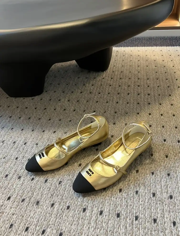 hype Miu Miu flat shoes