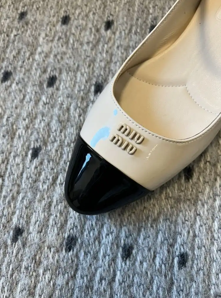 hype Miu Miu flat shoes