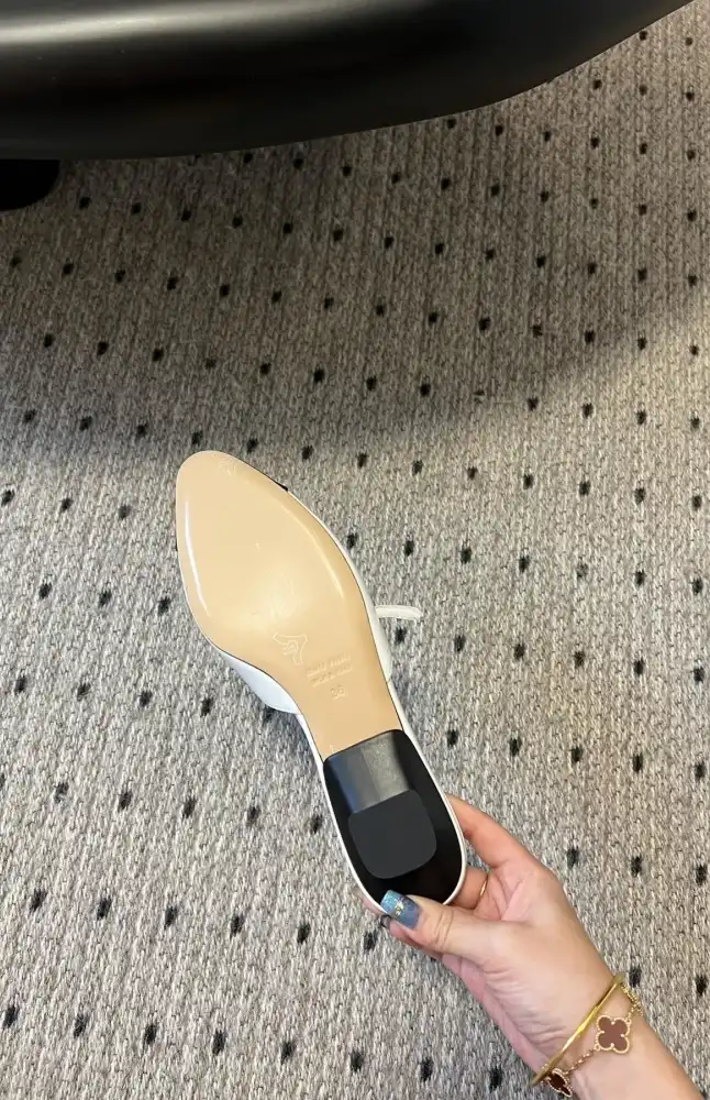 hype Miu Miu flat shoes