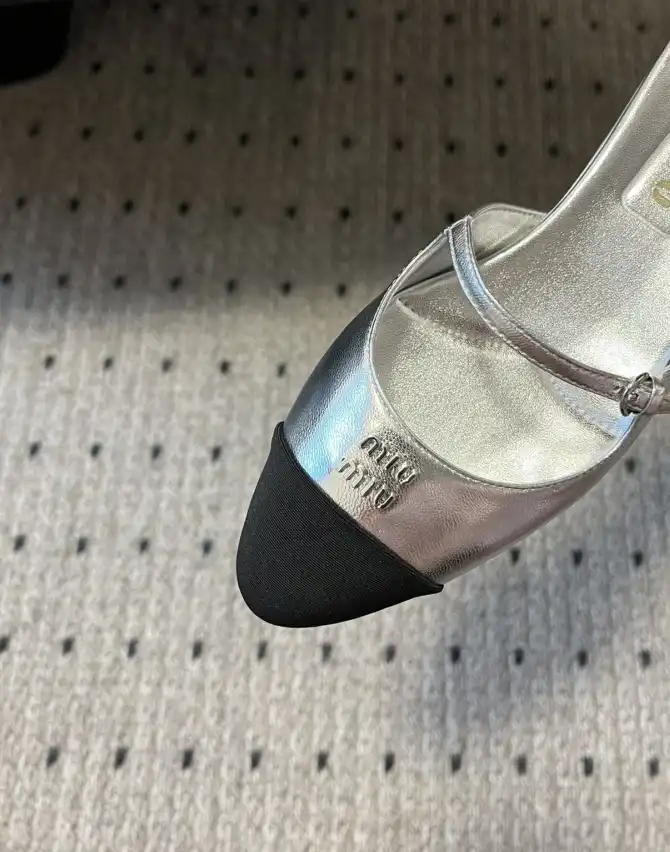 hype Miu Miu flat shoes