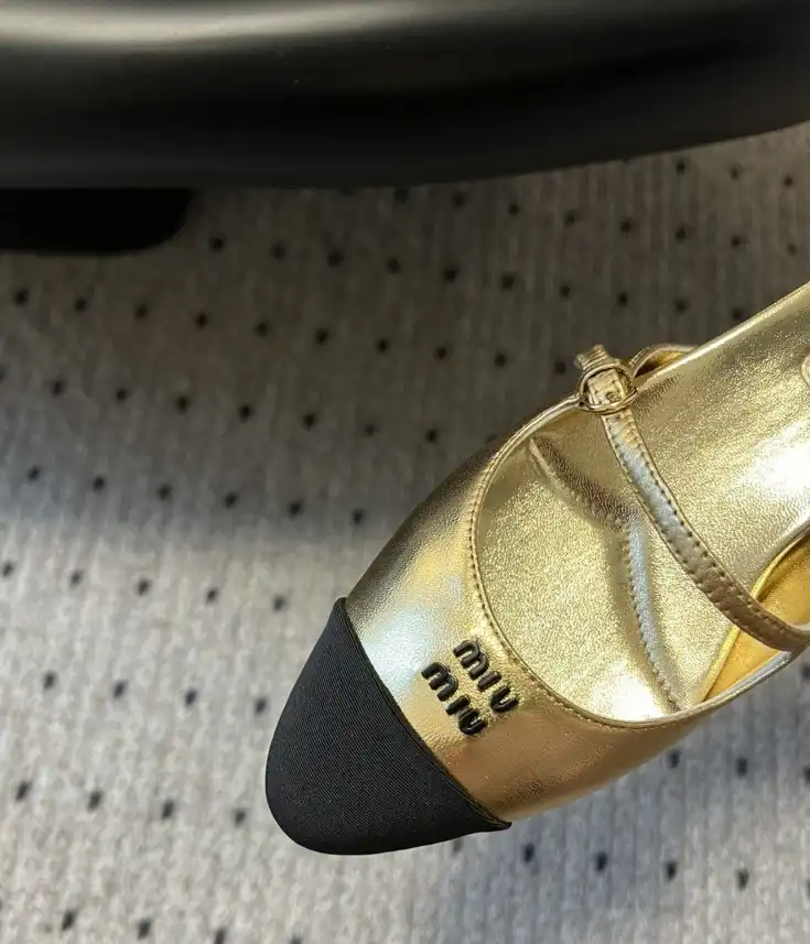 hype Miu Miu flat shoes