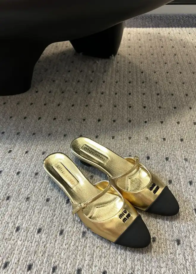 hype Miu Miu flat shoes