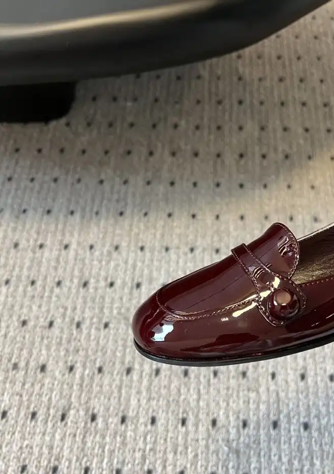 hype Miu Miu flat shoes