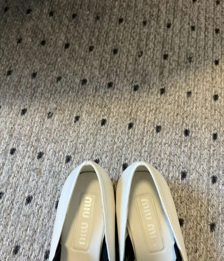 hype Miu Miu flat shoes