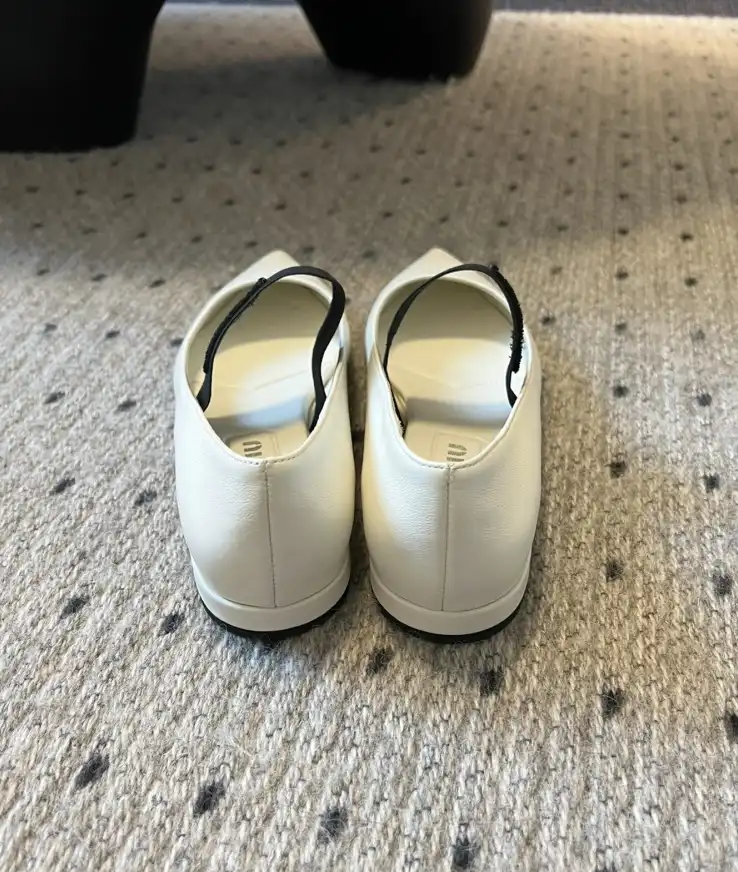 hype Miu Miu flat shoes