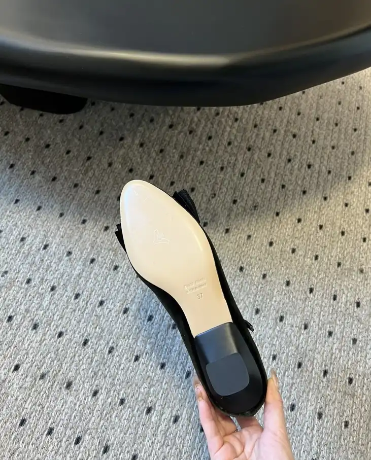 hype Miu Miu flat shoes