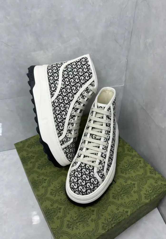 hype Gucci Sneakers