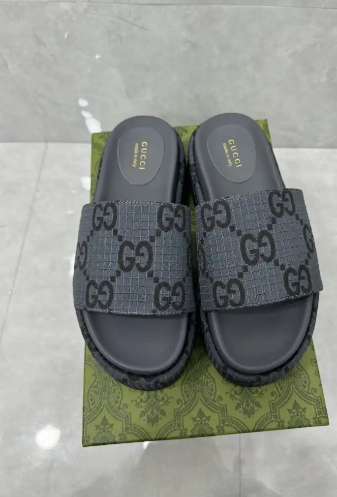 hype Gucci Slippers