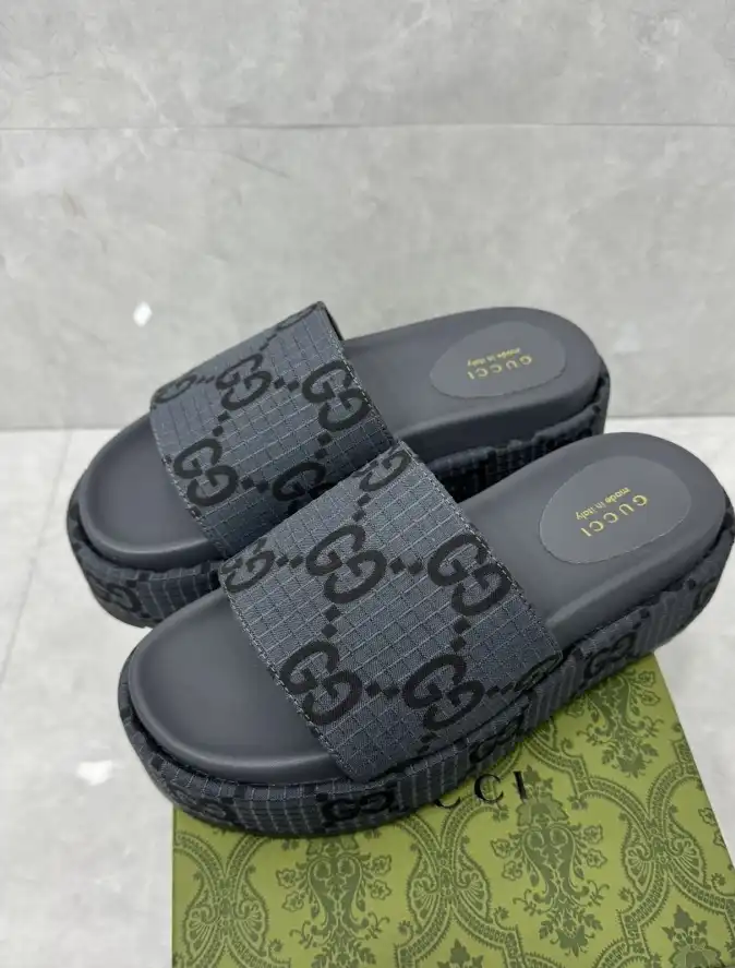 hype Gucci Slippers