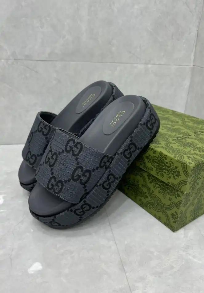 hype Gucci Slippers