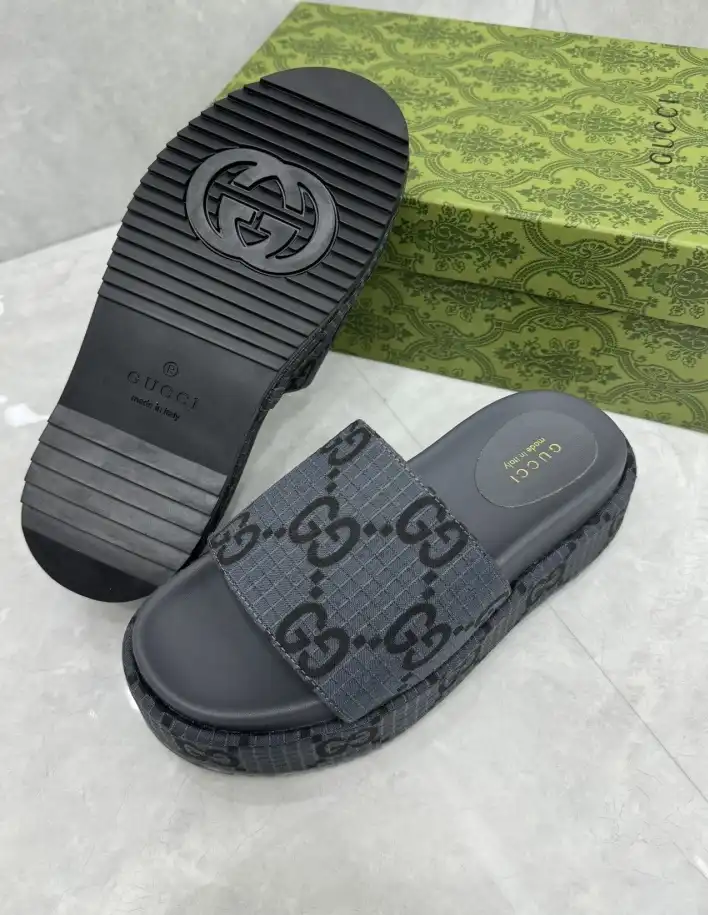 hype Gucci Slippers