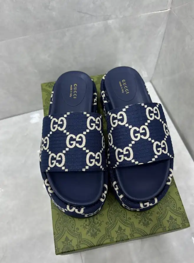 hype Gucci Slippers