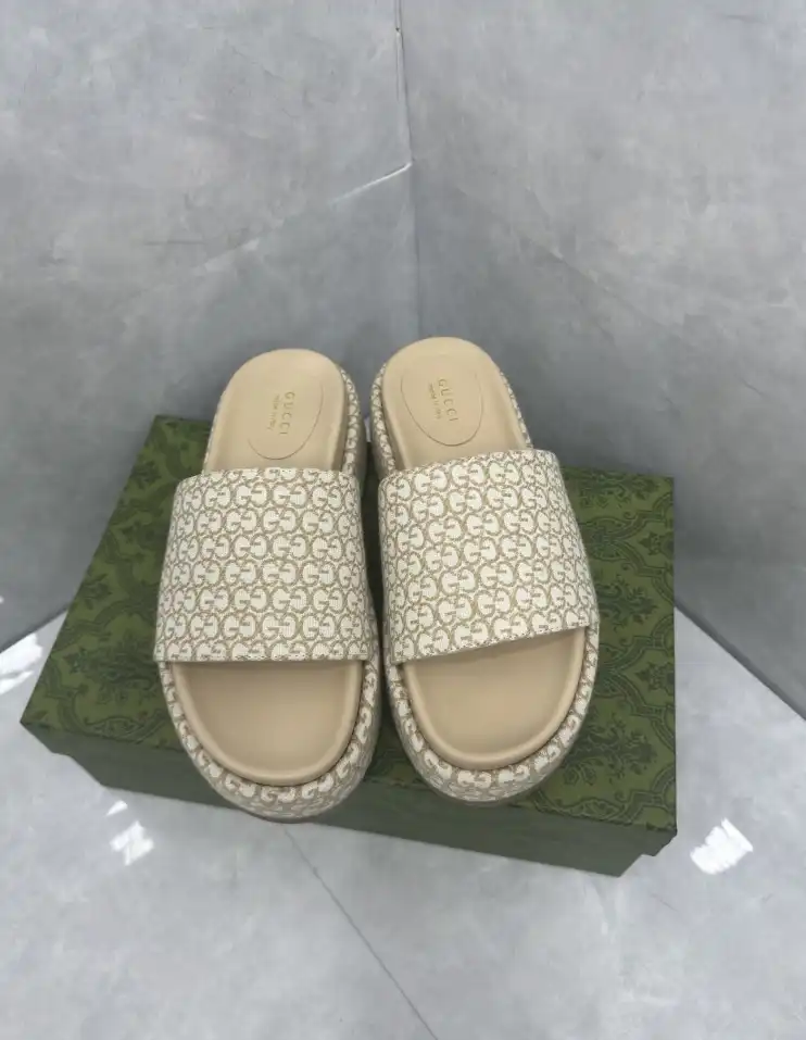 hype Gucci Slippers