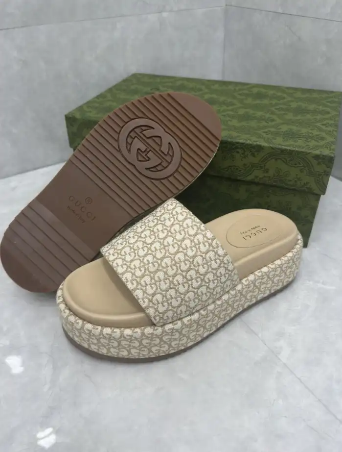 hype Gucci Slippers