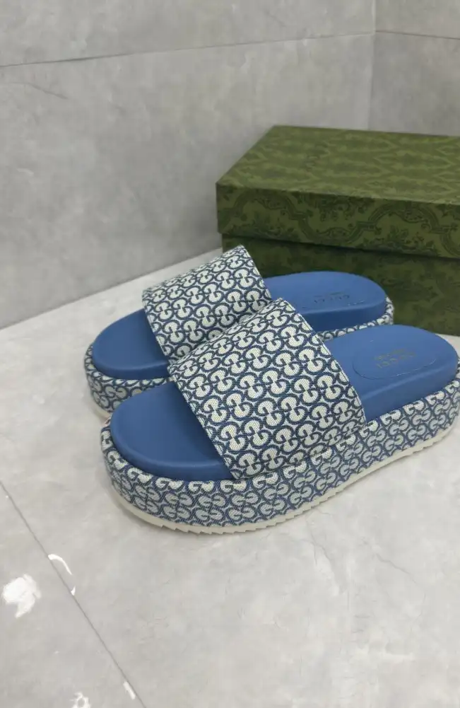 hype Gucci Slippers