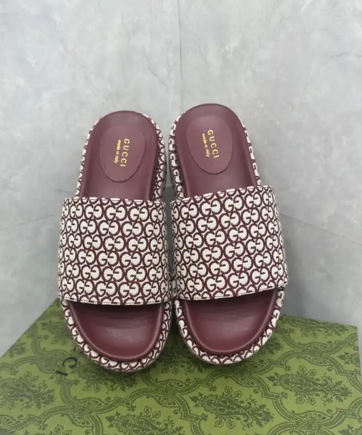 hype Gucci Slippers