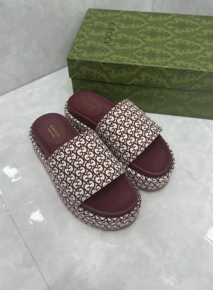 hype Gucci Slippers