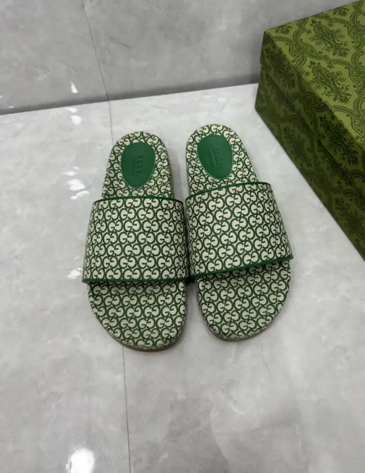 hype Gucci Slippers