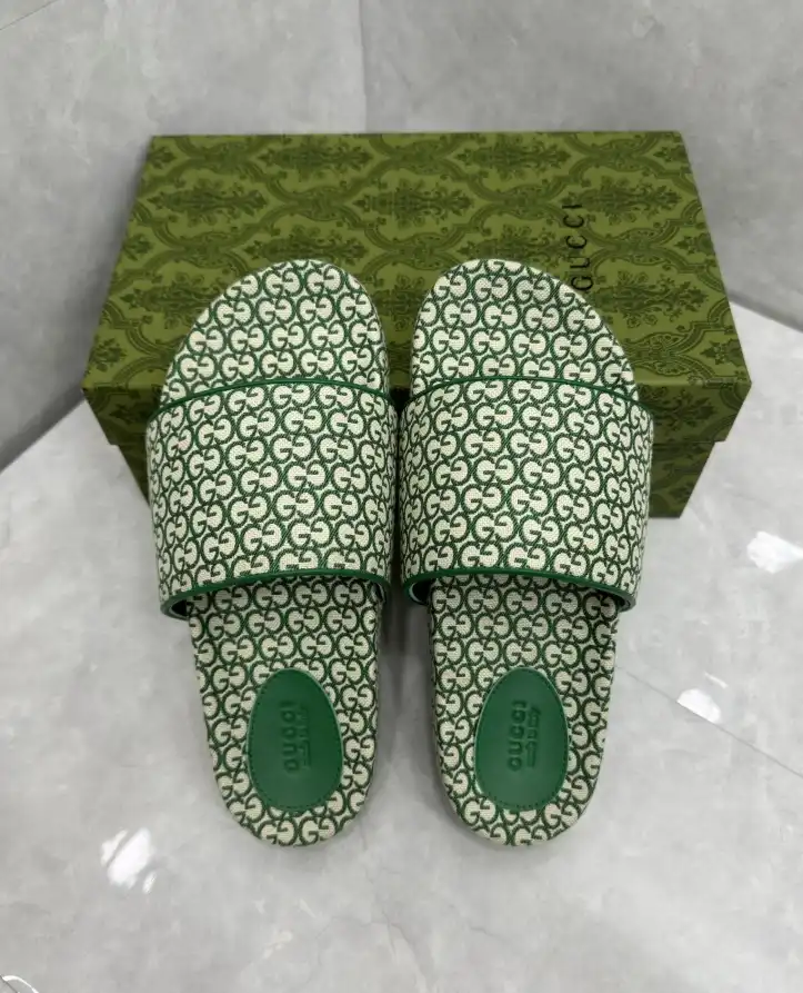 hype Gucci Slippers