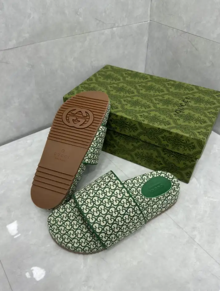 hype Gucci Slippers