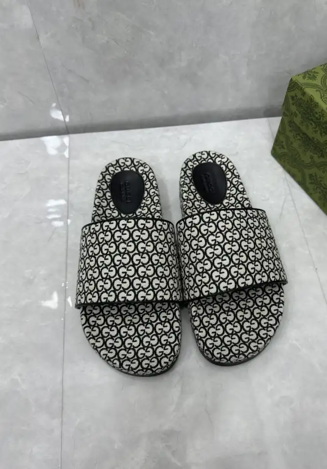 hype Gucci Slippers