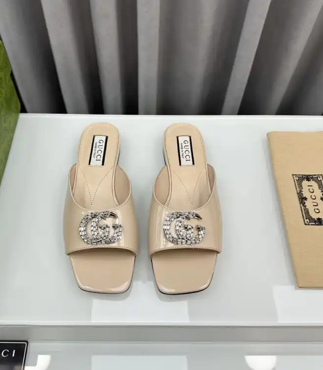 hype Gucci Slippers