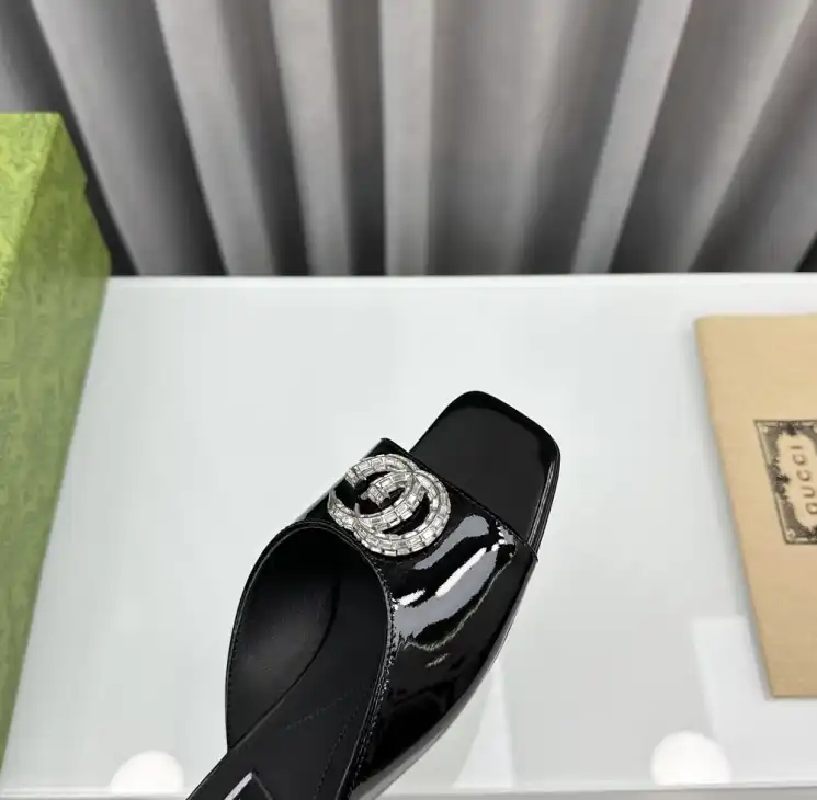 hype Gucci Slippers