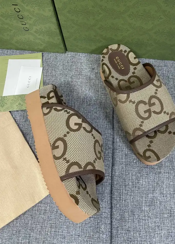 hype Gucci Slippers