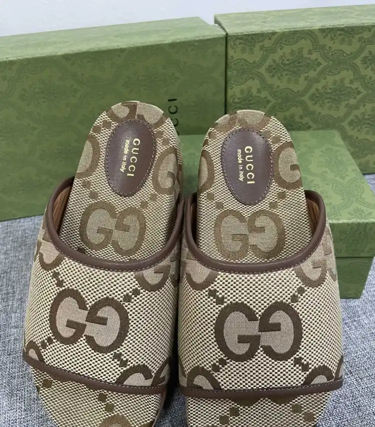 hype Gucci Slippers