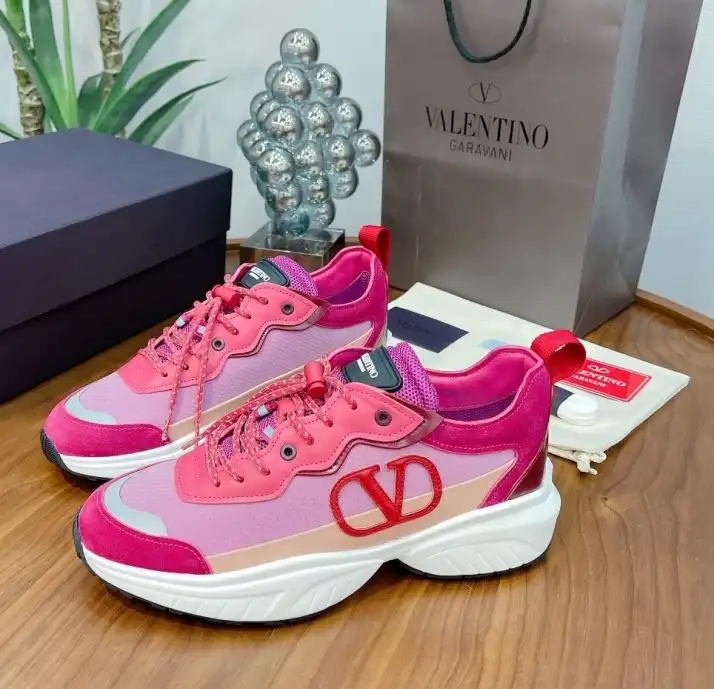 hype Valentino Sneakers