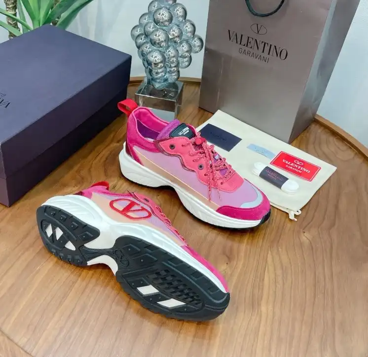 hype Valentino Sneakers