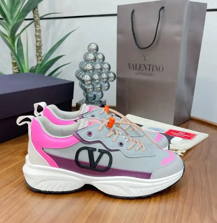 hype Valentino Sneakers