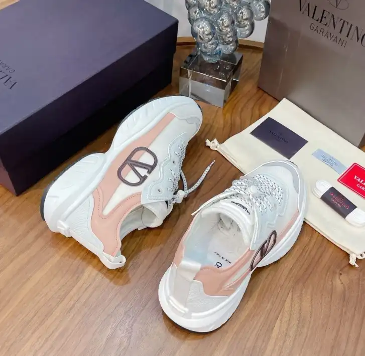 hype Valentino Sneakers