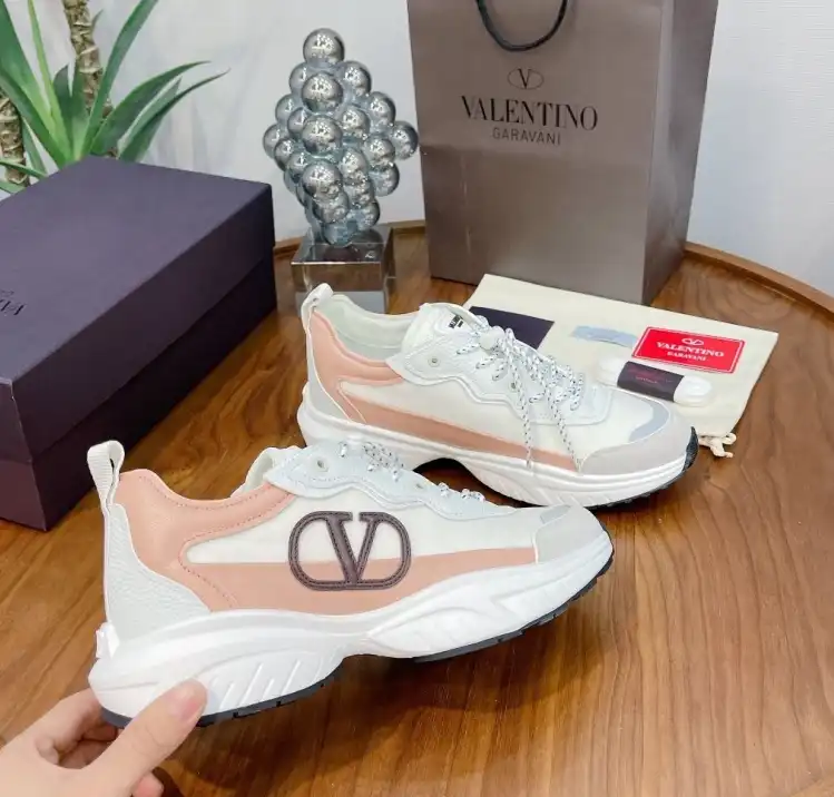 hype Valentino Sneakers