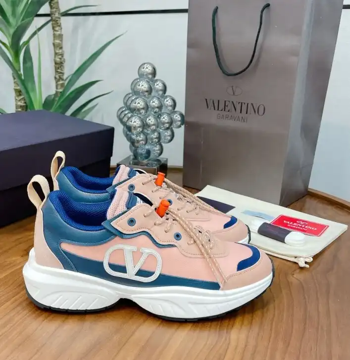 hype Valentino Sneakers